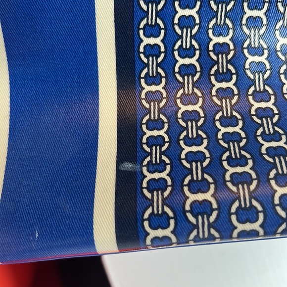 EUC Tory Burch chain link handbag! - Picture 4 of 4